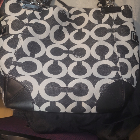 Black and White Patterned Tote Bag - Picture 11 of 13